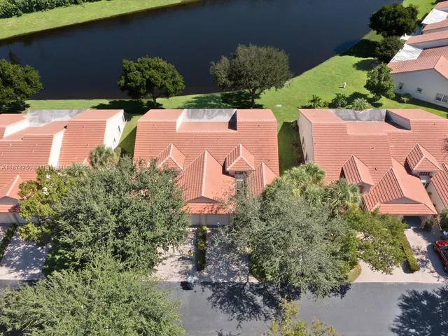 $460,000 | 7889 Lake Sands Drive, Delray Beach, FL 33446