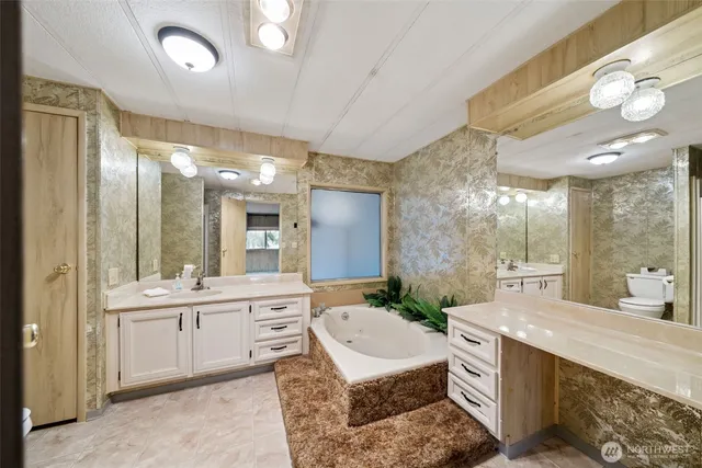 a view of a livingroom with a natural light