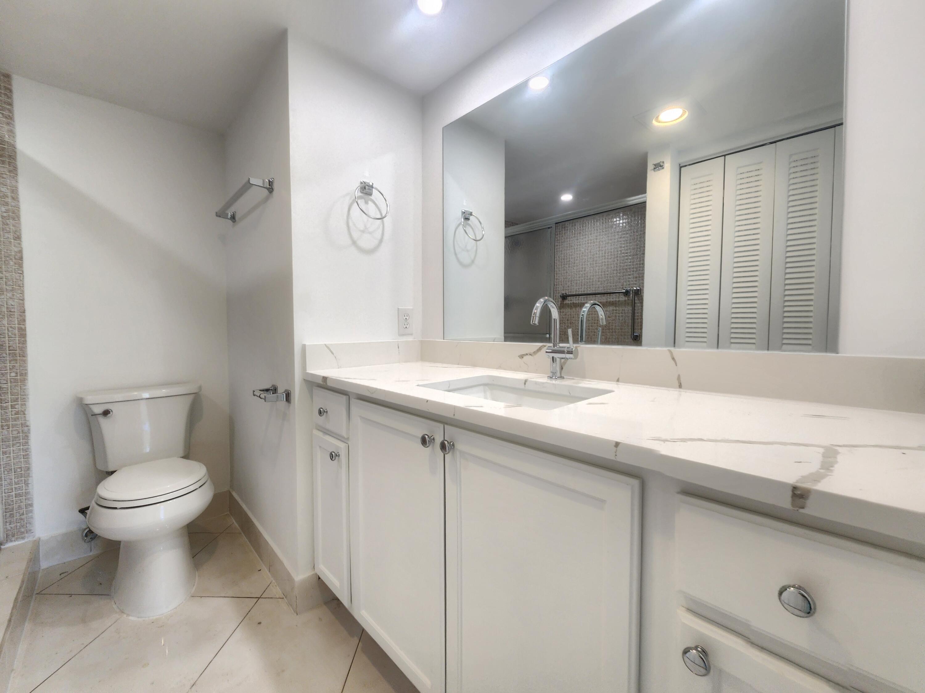 3025 Newcastle B Boca Raton, FL 33434 - Photo 12 of 22 bathroom 2