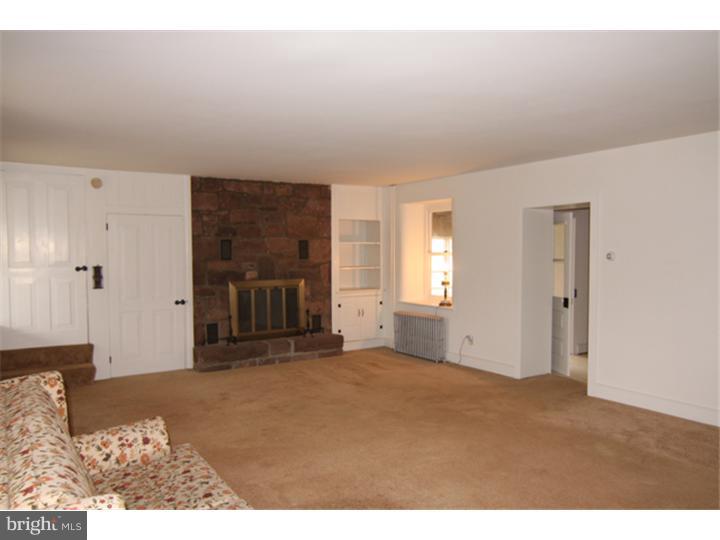 1330 Temple Road Pottstown, PA 19465 - Photo 5 of 25 Living Room