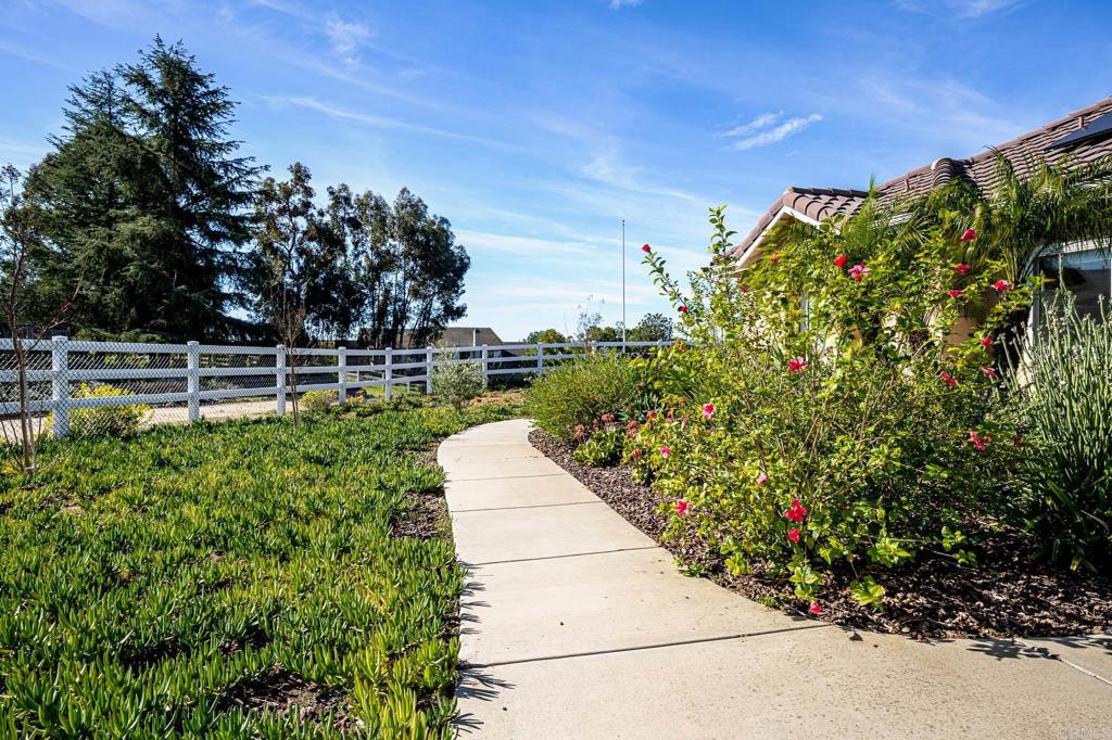 30606 Falling Star Circle Valley Center, CA 92082 - Photo 3 of 70