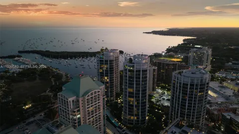 $5,750,000 | 2821 South Bayshore Drive, Unit 19B, Miami, FL 33133