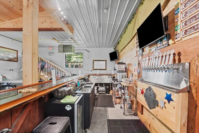 $459,000 | 19815 Highway 706, Montrose, PA 18801