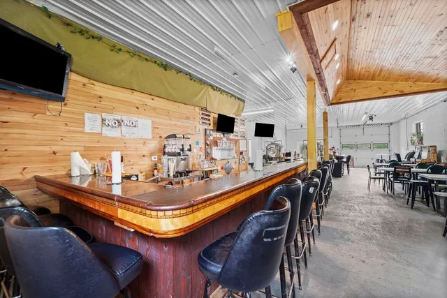 $459,000 | 19815 Highway 706, Montrose, PA 18801