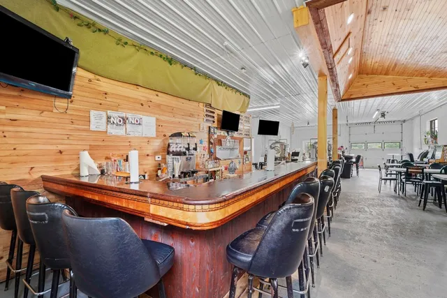 $459,000 | 19815 Highway 706, Montrose, PA 18801