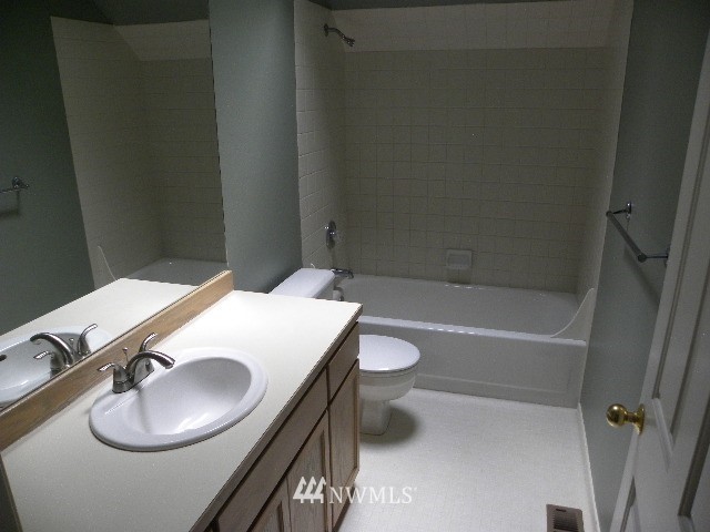 10221 Northeast 151st Street Bothell, WA 98011 - Photo 13 of 17 Gallery Image 13