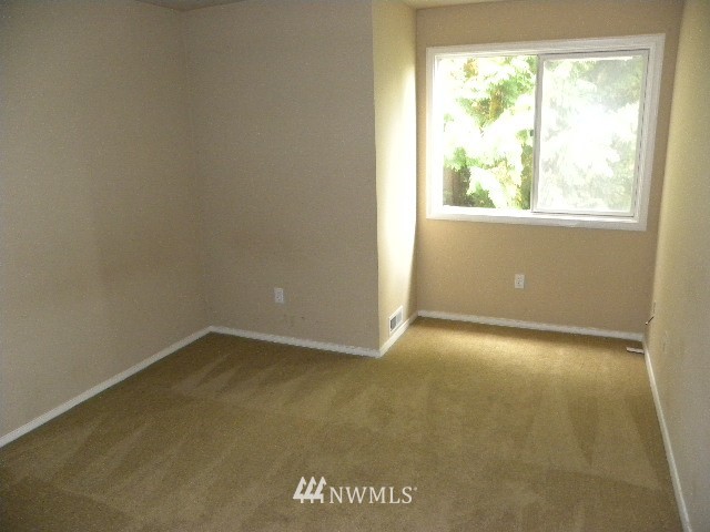 10221 Northeast 151st Street Bothell, WA 98011 - Photo 14 of 17 Gallery Image 14
