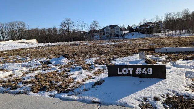 $229,900 | N51-w18777 Quietwood Drive, Unit LT49, Menomonee Falls, WI 53051