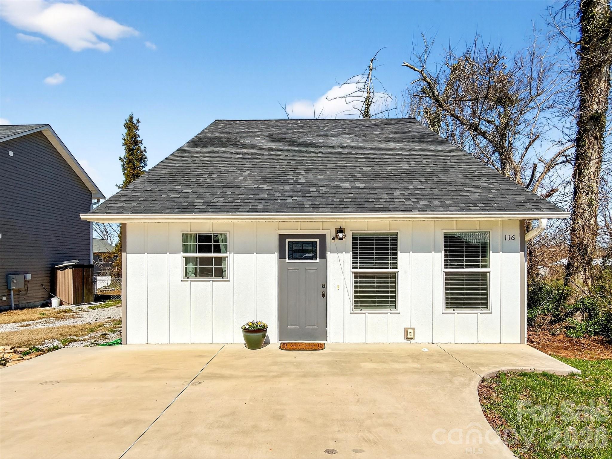 a house view with a outdoor space