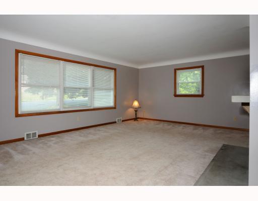 1145 Pentland Avenue Rochester, PA 15074 - Photo 3 of 18 Living Room. Shade tree in the front, Open livingroom