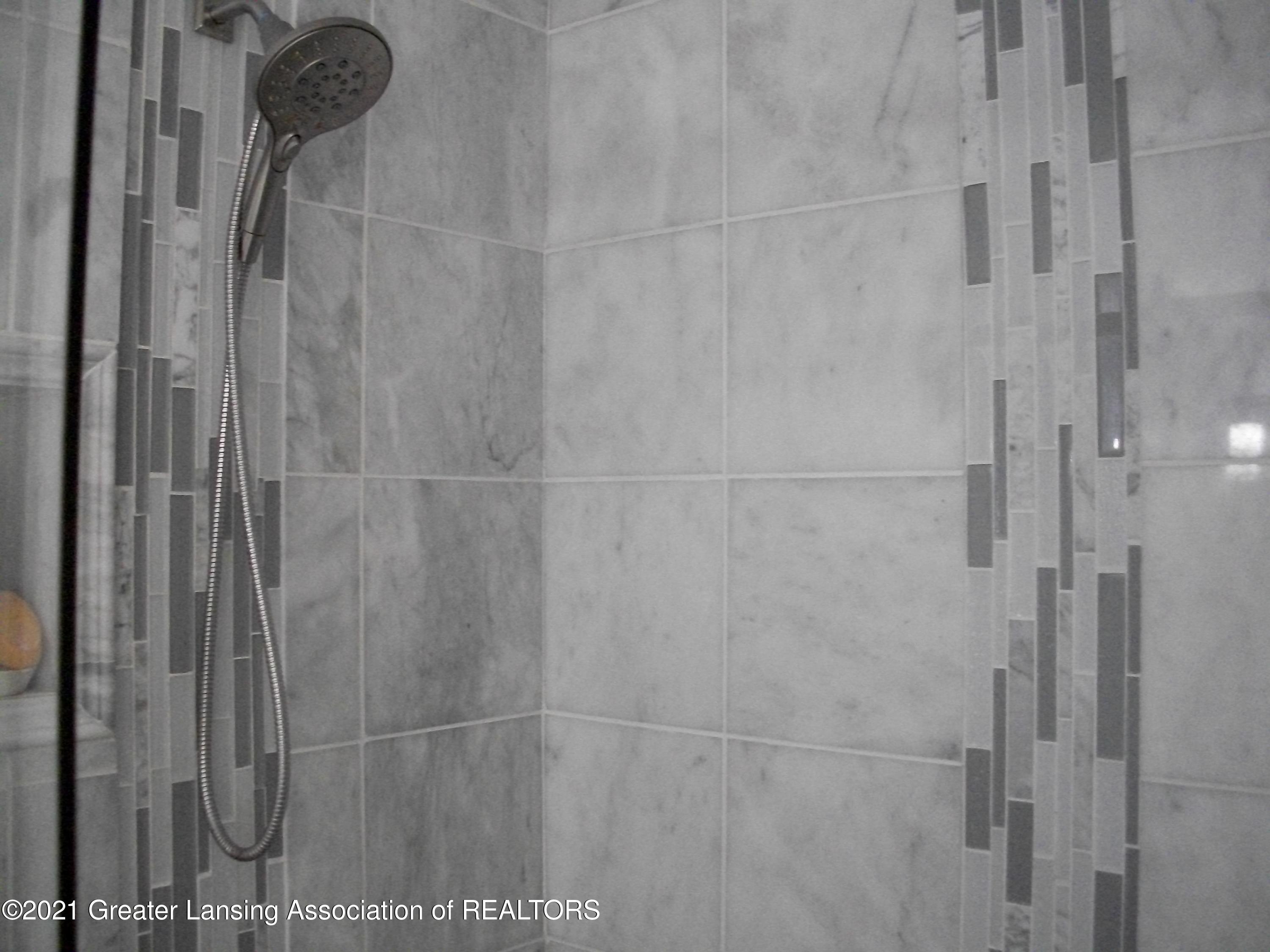 1338 Maycroft Road Lansing, MI 48917 - Photo 23 of 35 100_4782
