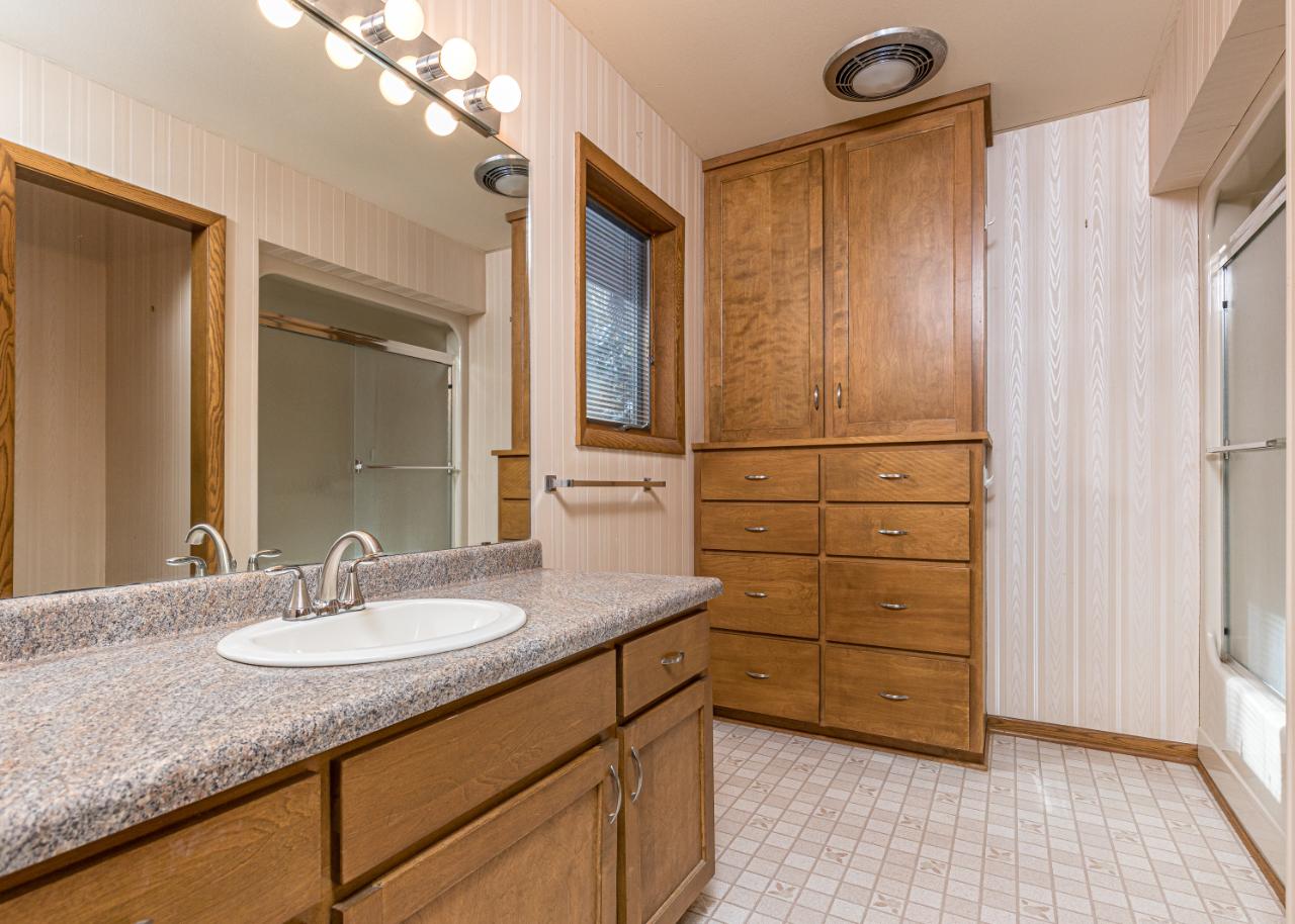 9517 Country Club Road Minocqua, WI 54548 - Photo 7 of 46 Gallery Image 7