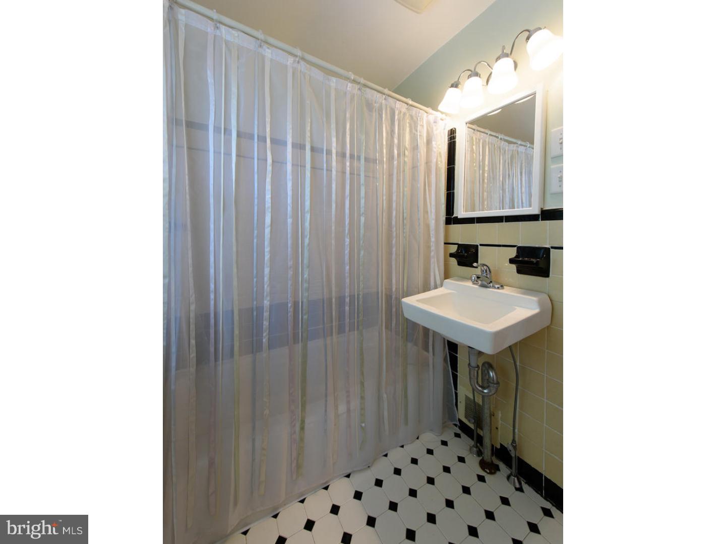 1604 Hampton Road Havertown, PA 19083 - Photo 19 of 25 Bathroom