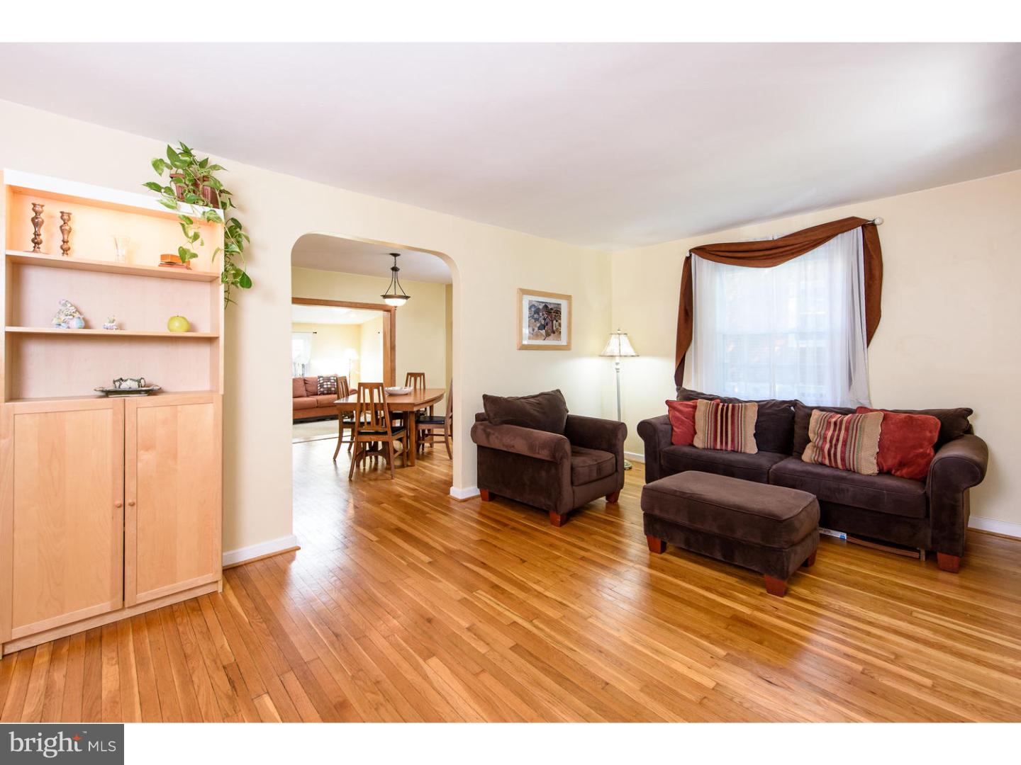 1604 Hampton Road Havertown, PA 19083 - Photo 5 of 25 Living Room