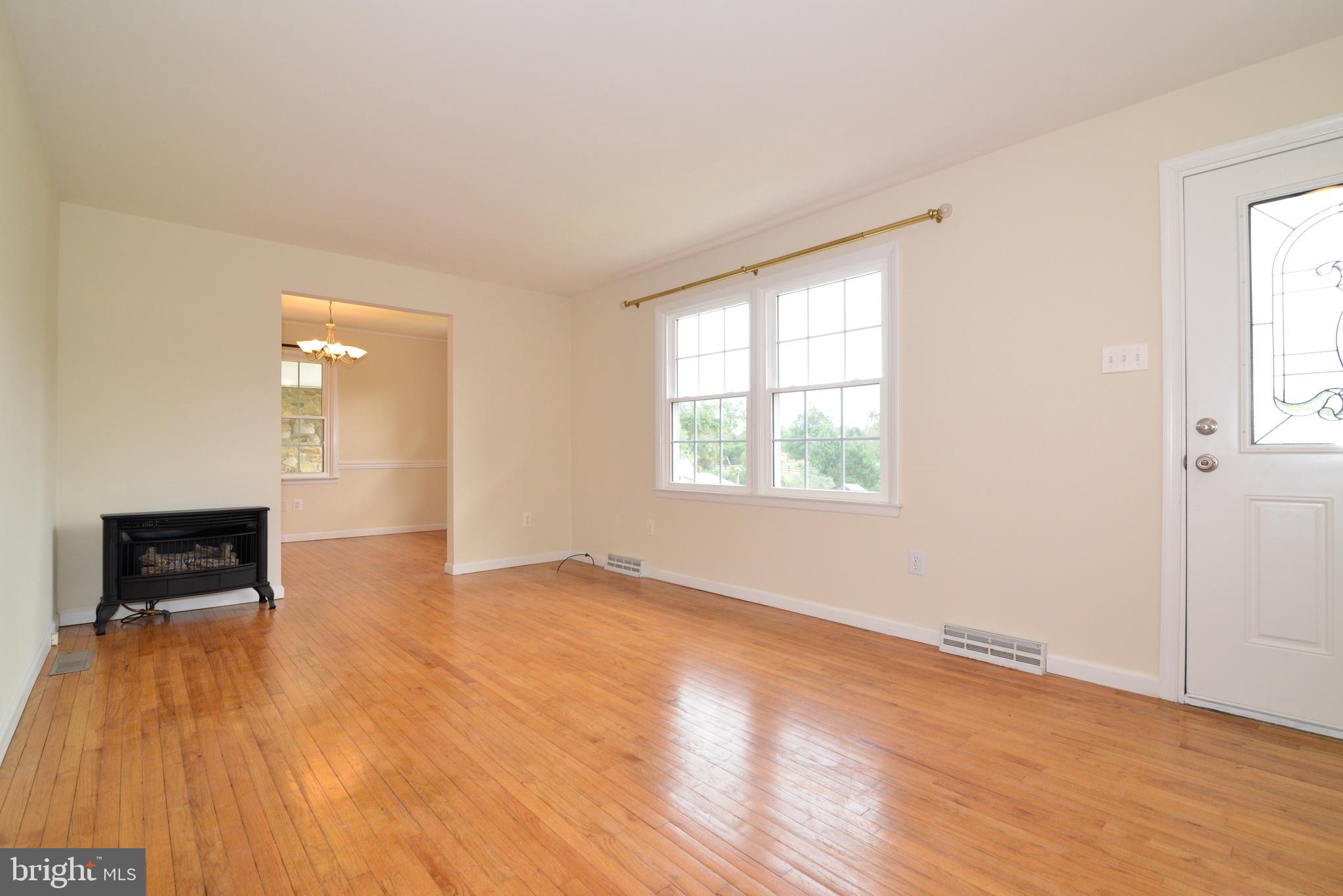 19559 Airmont Road Round Hill, VA 20141 - Photo 8 of 48 Gallery Image 8