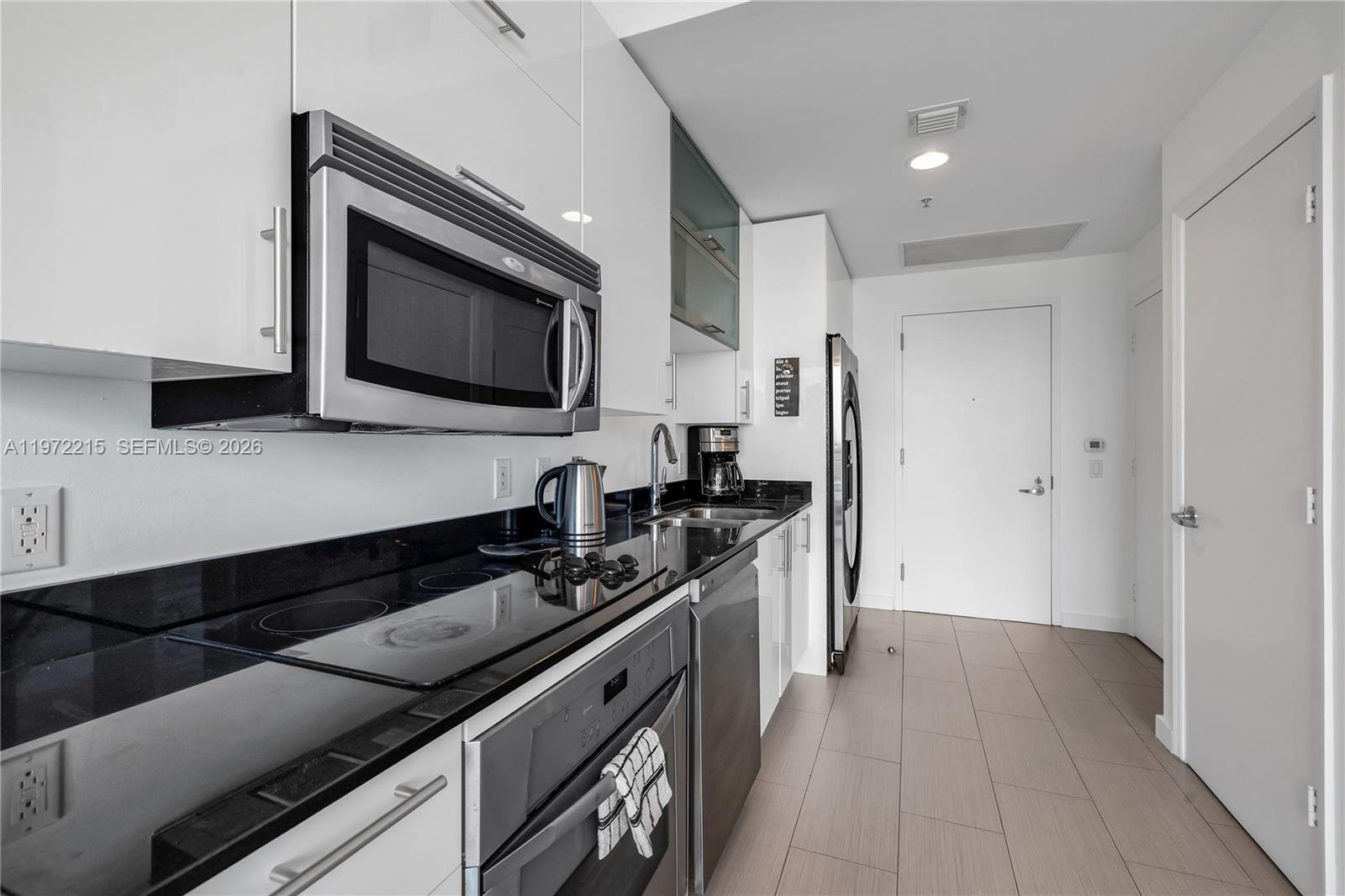 60 Southwest 13th Street, Unit 1609 Miami, FL 33130 - Photo 4 of 25