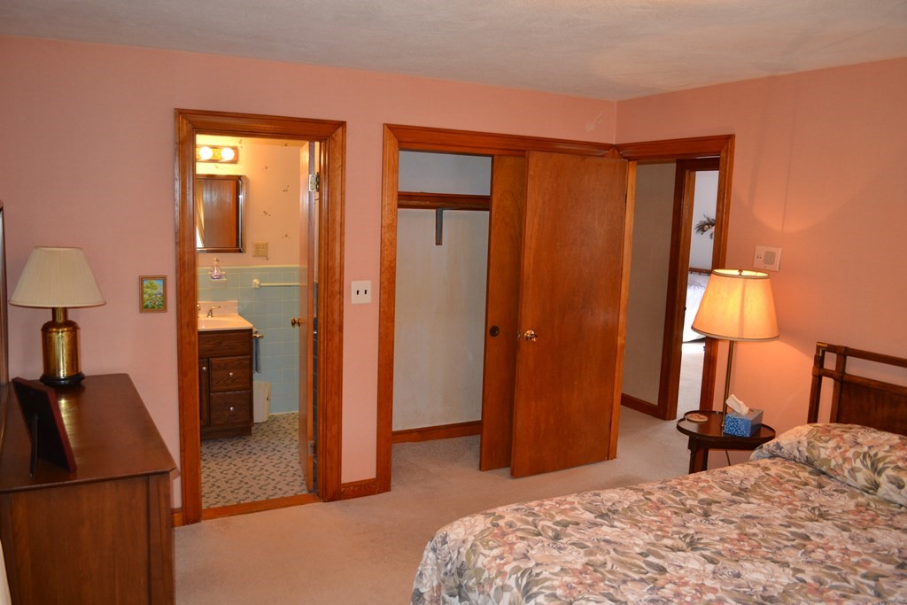 47 Deerfield Road Norwood, MA 02062 - Photo 20 of 33 Gallery Image 20