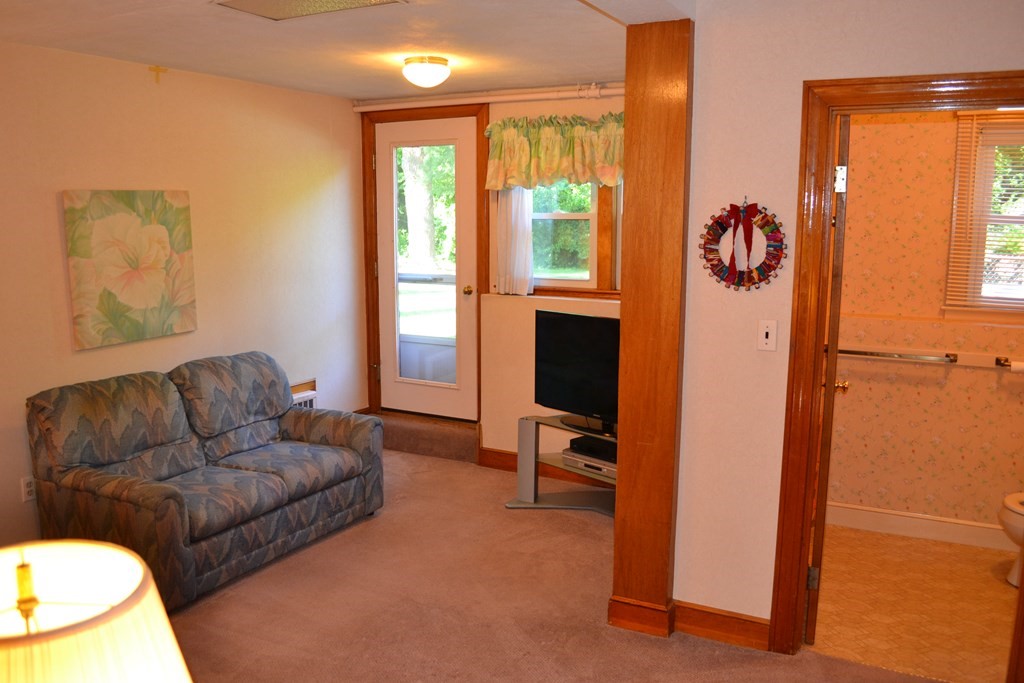 47 Deerfield Road Norwood, MA 02062 - Photo 29 of 33 Gallery Image 29