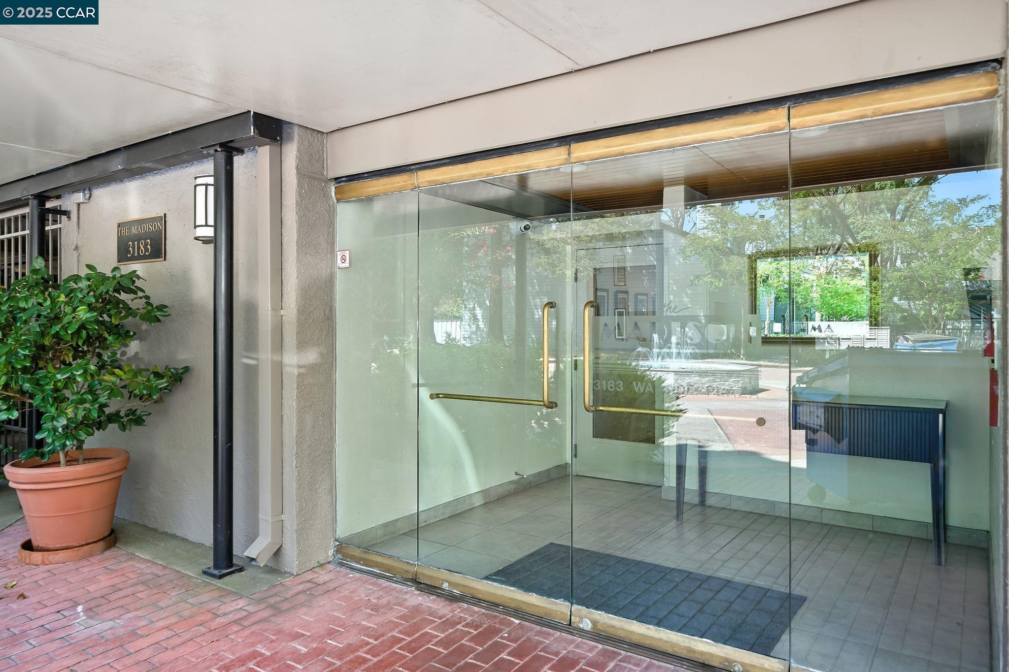 3183 Wayside Plaza, Unit 320 Walnut Creek, CA 94597 - Photo 31 of 34 a room with table and chair