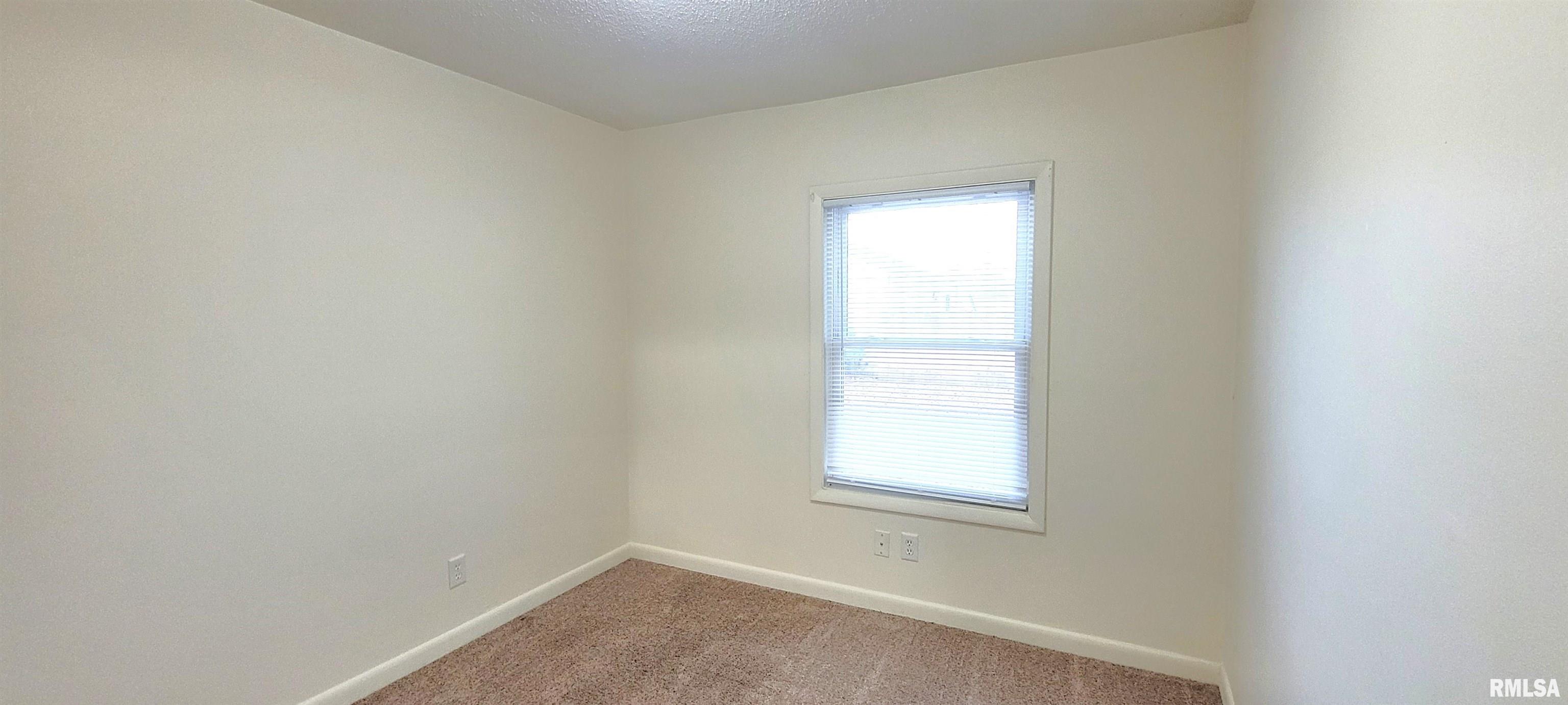 1052 Ohio Avenue Springfield, IL 62702 - Photo 28 of 39