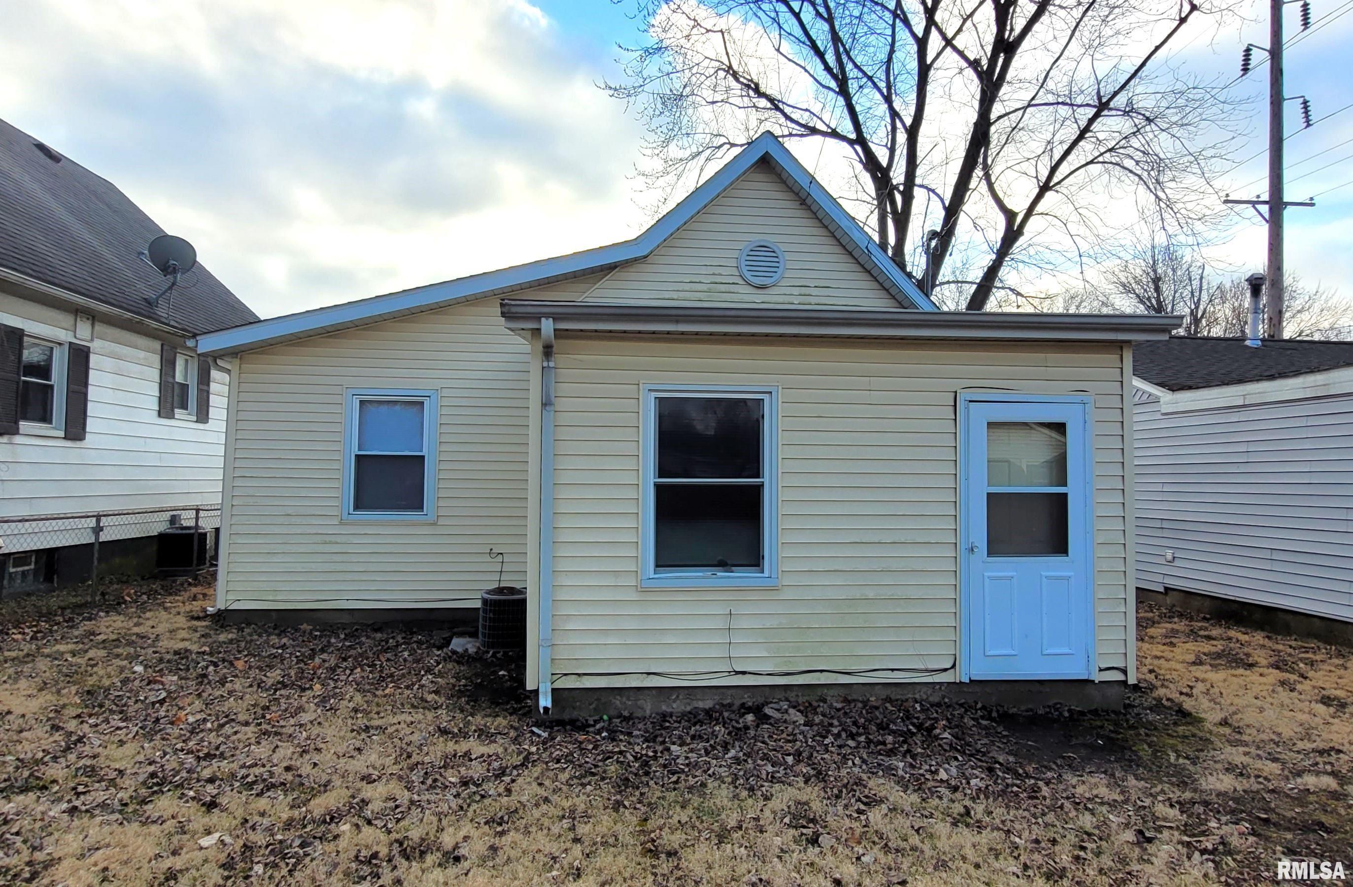 1052 Ohio Avenue Springfield, IL 62702 - Photo 35 of 39