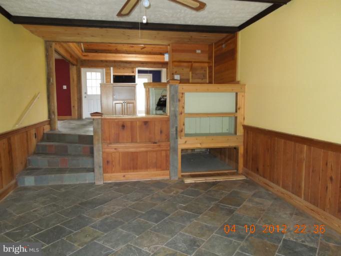 35979 Bell Road Round Hill, VA 20141 - Photo 9 of 18 Interior (General)