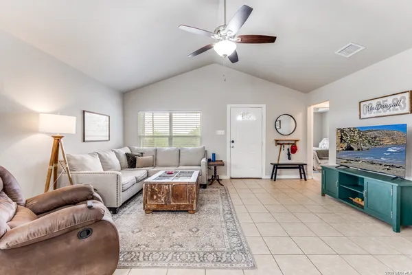 $255,000 | 560 Hillside Drive, Spring Branch, TX 78070