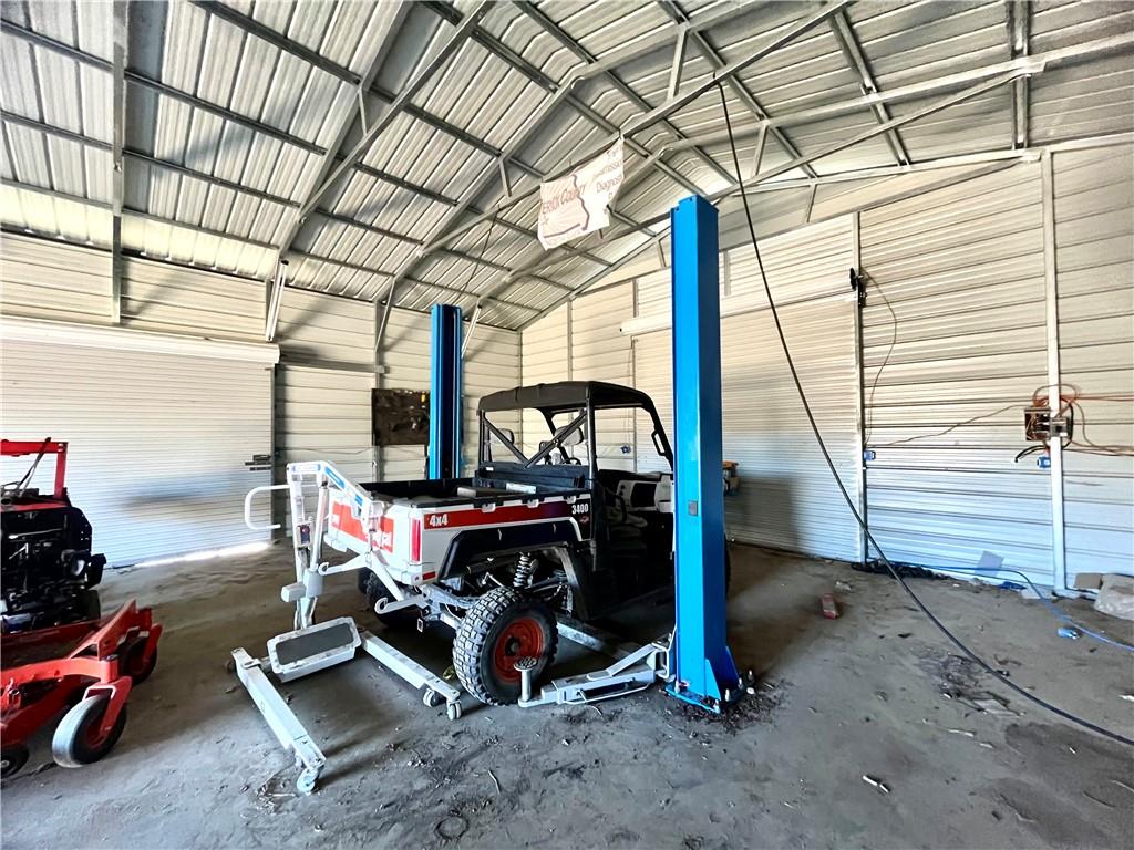 13538 East Mission Road Nevada, MO 64772 - Photo 9 of 31