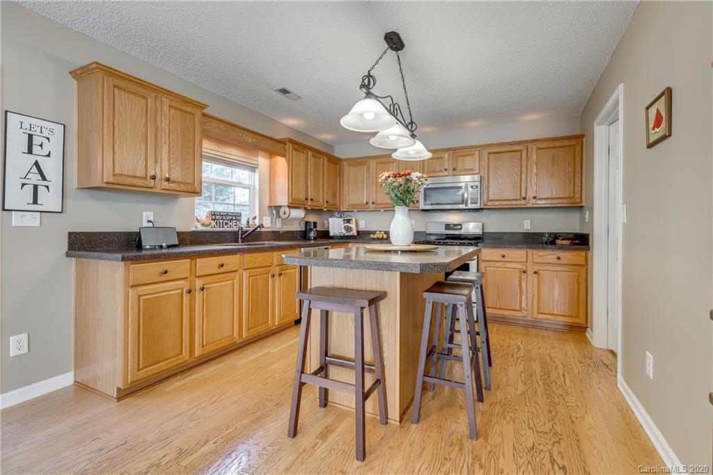 421 Sugar Maple Drive Tega Cay, SC 29708 - Photo 11 of 41 Gallery Image 11