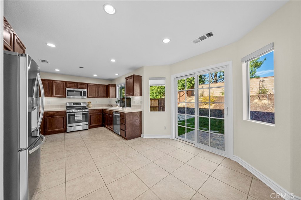 11344 Magnolia Street Corona, CA 92883 - Photo 17 of 75 Kitchen Dining Area