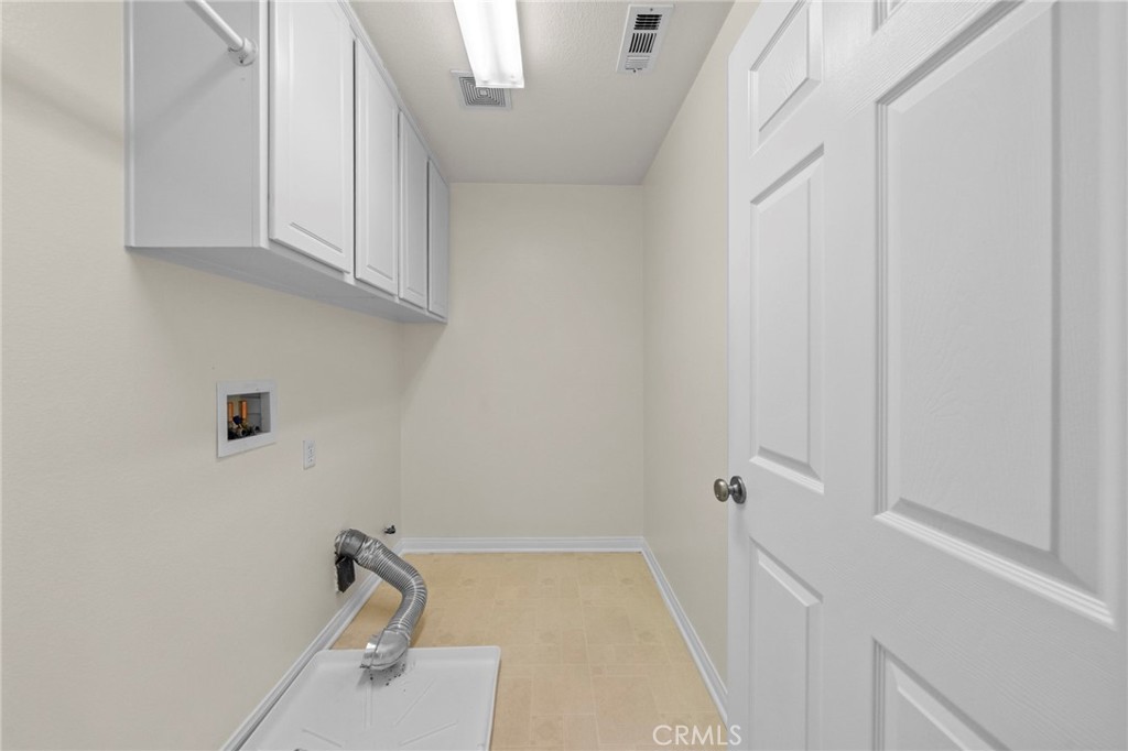 11344 Magnolia Street Corona, CA 92883 - Photo 44 of 75 Laundry Room