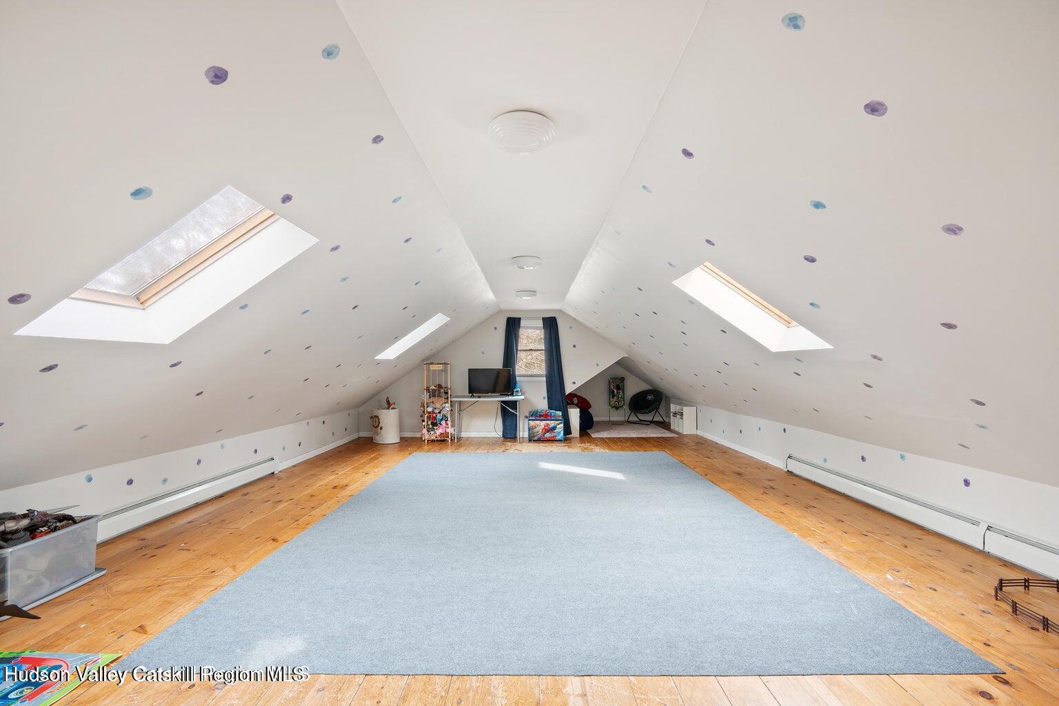 25 Old Farm Road Shokan, NY 12481 - Photo 20 of 22 an empty room with windows