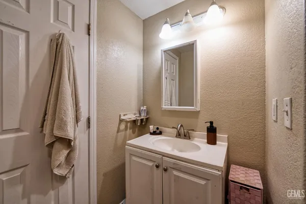 $115,000 | Undisclosed Address, Shafter, CA 93263