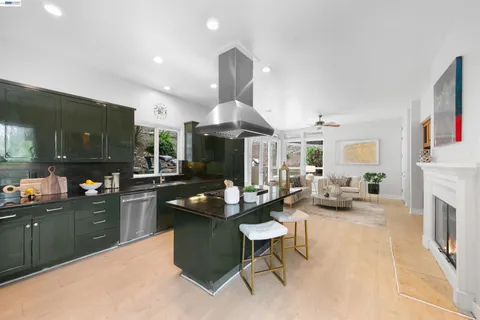 $1,995,000 | 7010 Pinehaven Road, Oakland, CA 94611