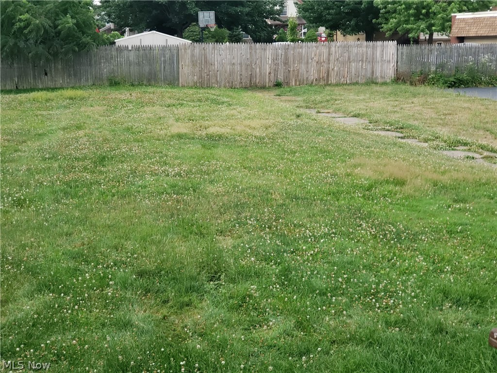 82 Spring Street Struthers, OH 44471 - Photo 9 of 10 Gallery Image 9