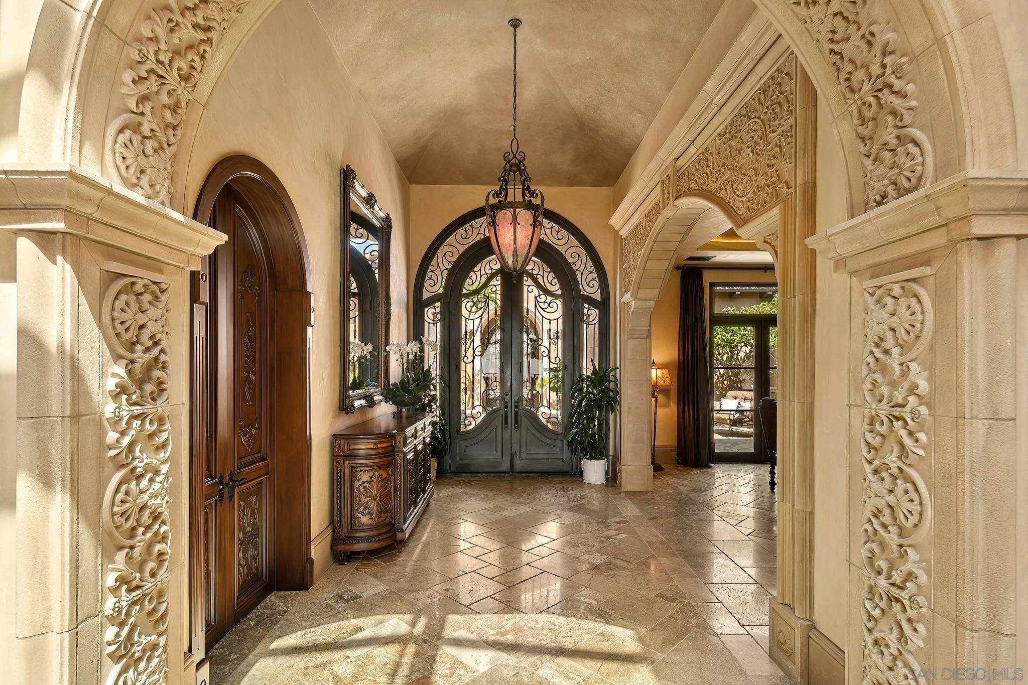 8619 Via Rancho Cielo Rancho Santa Fe, CA 92067 - Photo 5 of 53 Gallery Image 5