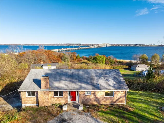 $1,195,000 | 227 Fleetwood Drive, North Kingstown, RI 02874