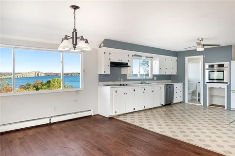 $1,195,000 | 227 Fleetwood Drive, North Kingstown, RI 02874