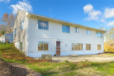 $1,195,000 | 227 Fleetwood Drive, North Kingstown, RI 02874