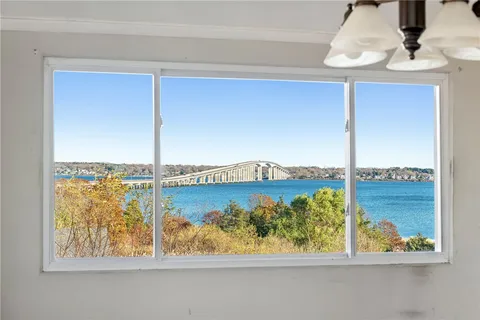 $1,195,000 | 227 Fleetwood Drive, North Kingstown, RI 02874