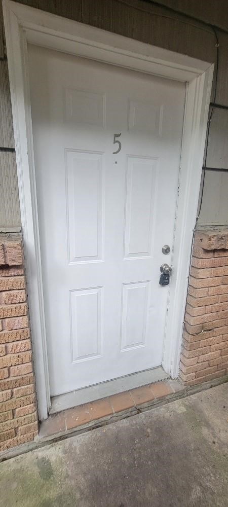 1806 West Main Street, Unit 5 Houston, TX 77098 - Photo 2 of 8 a view of door