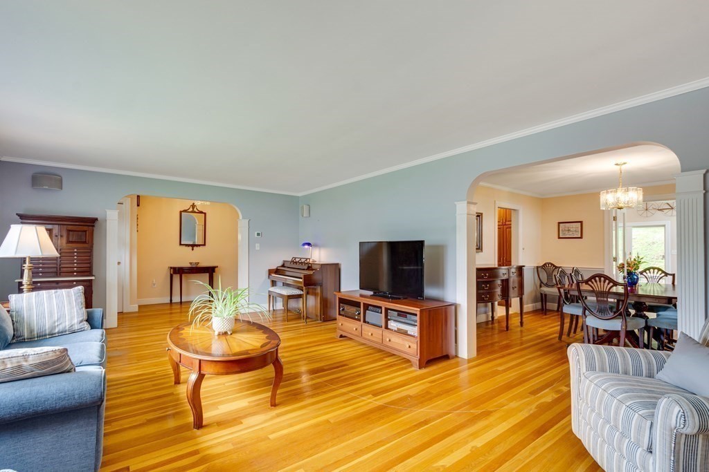 16 Johnson Road Winchester, MA 01890 - Photo 11 of 40 Gallery Image 11