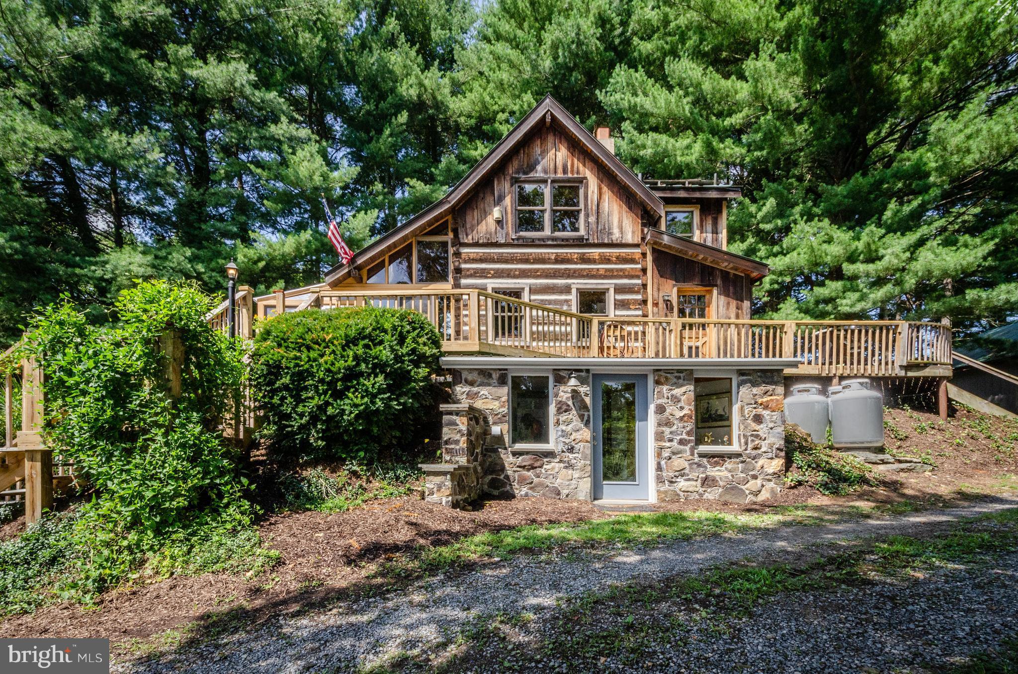 38356 Hughesville Road Hamilton, VA 20158 - Photo 3 of 30 One of a kind property