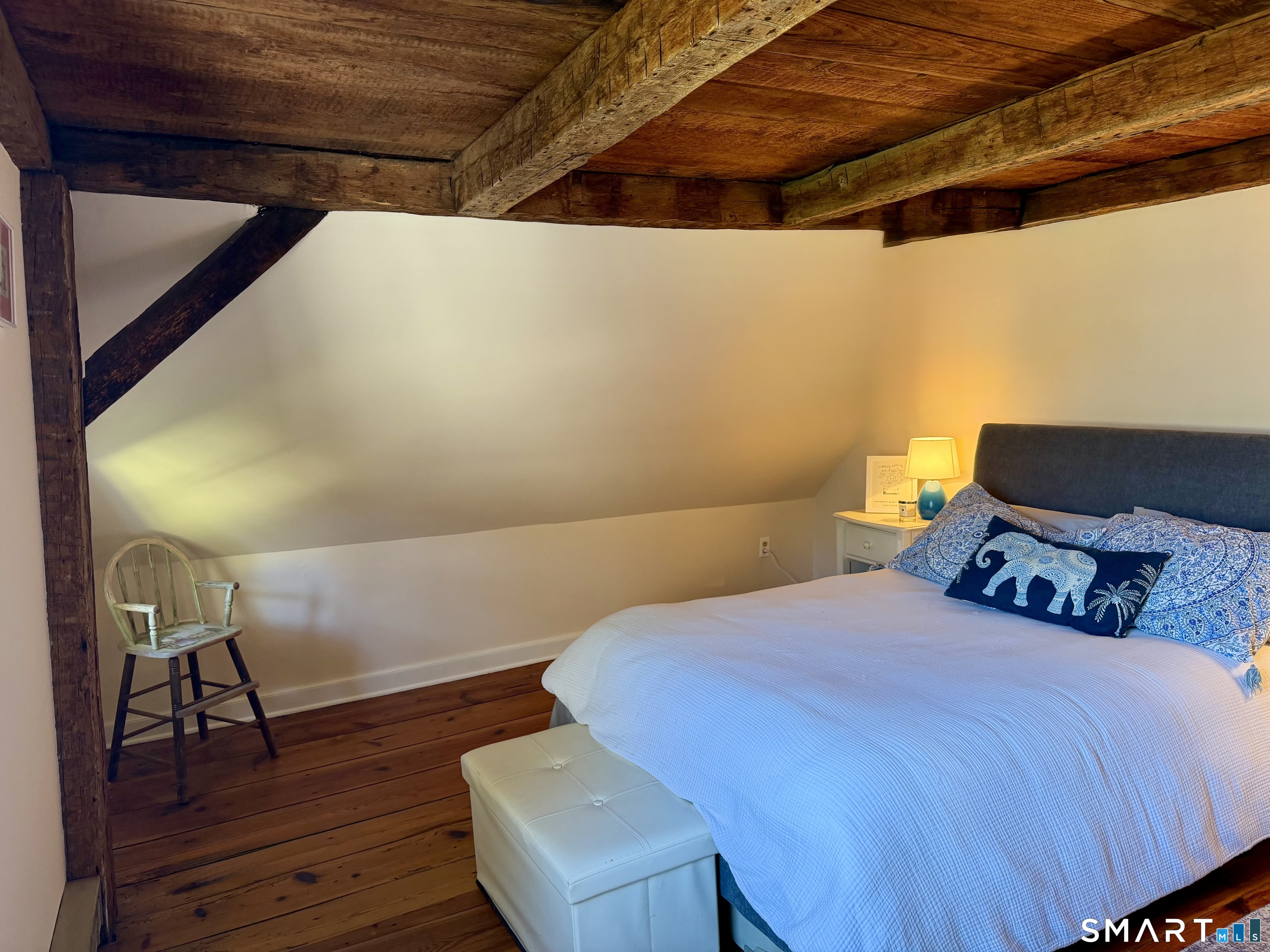 509 Boston Post Road Madison, CT 06443 - Photo 29 of 34 2nd Floor Guest Room.