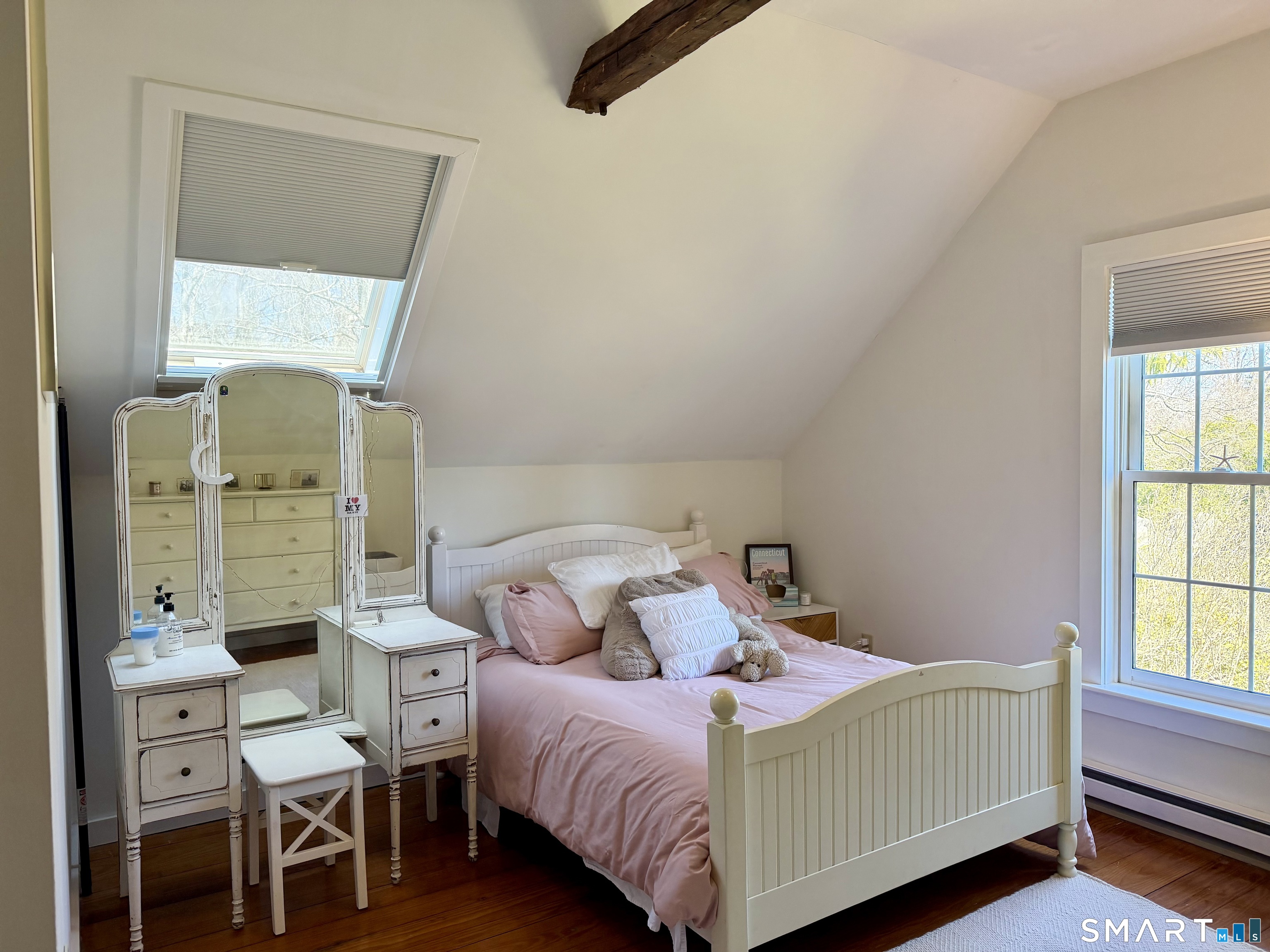 509 Boston Post Road Madison, CT 06443 - Photo 30 of 34 2nd Floor Guest Room.