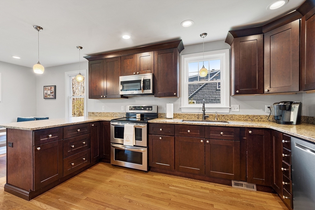 132 Northgate Road Northborough, MA 01532 - Photo 6 of 32 Gallery Image 6