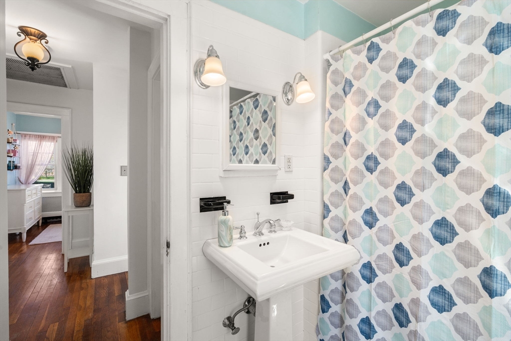 13 Longfellow Road Reading, MA 01867 - Photo 25 of 39 Gallery Image 25