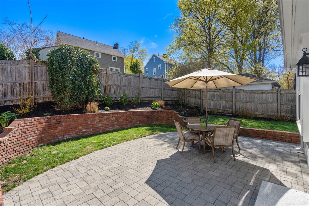 13 Longfellow Road Reading, MA 01867 - Photo 30 of 39 Gallery Image 30