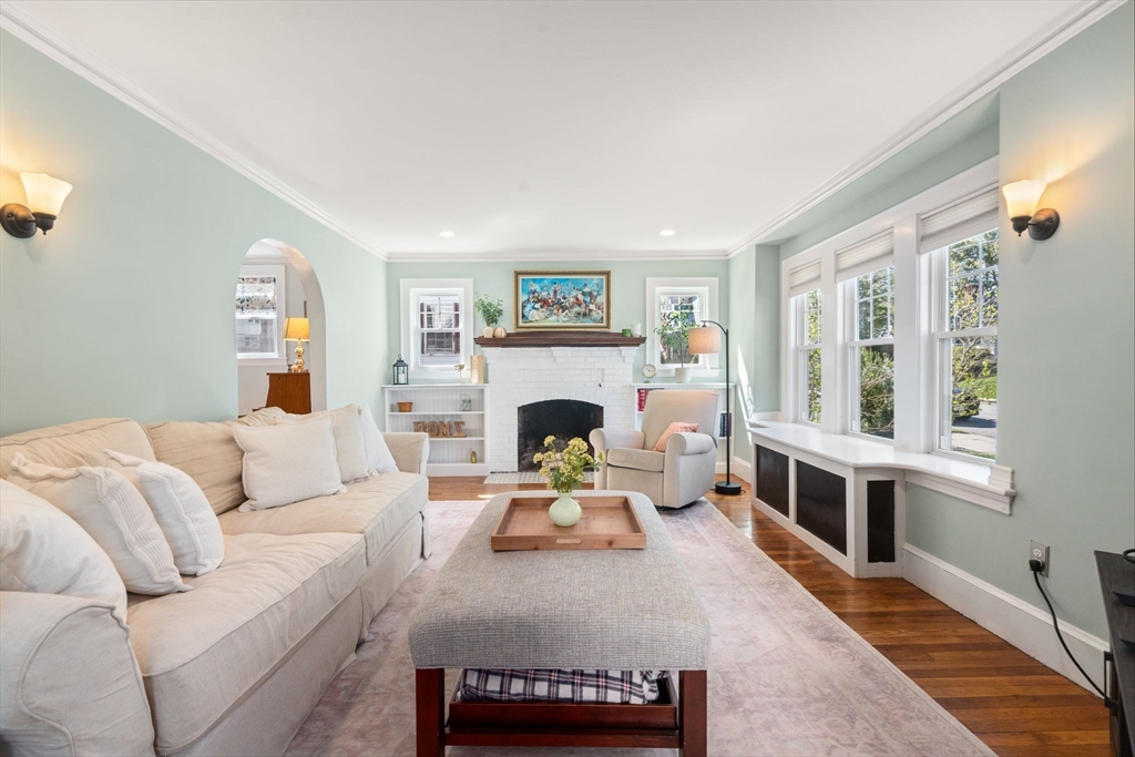 13 Longfellow Road Reading, MA 01867 - Photo 3 of 39 Gallery Image 3
