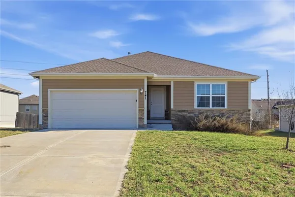 $349,900 | 741 South Cherry Street, Gardner, KS 66030